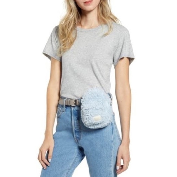 NWT Herschel Supply Co Mini Heritage Black Pouch - Picture 2 of 8